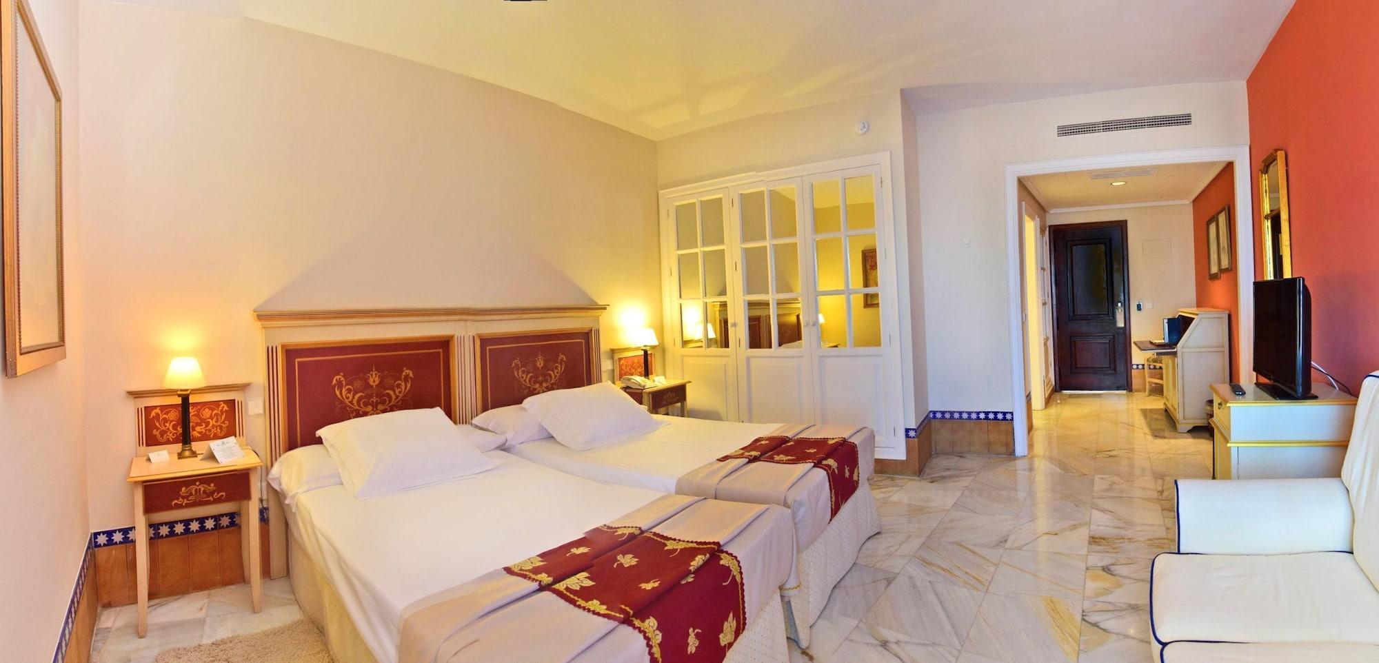 Hotel Alcazar De La Reina Carmona  Extérieur photo