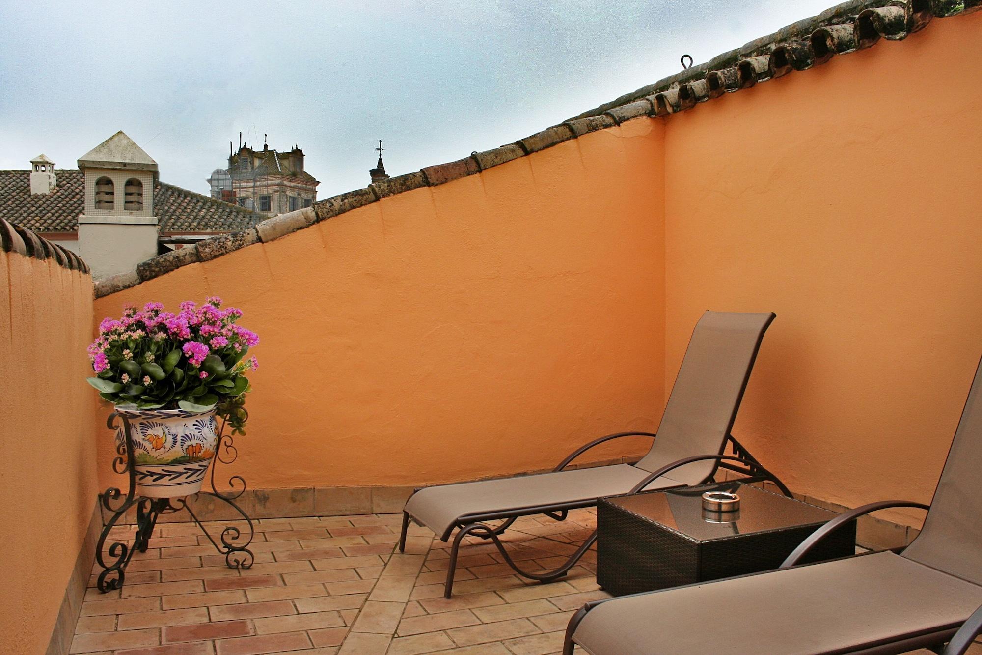 Hotel Alcazar De La Reina Carmona  Extérieur photo
