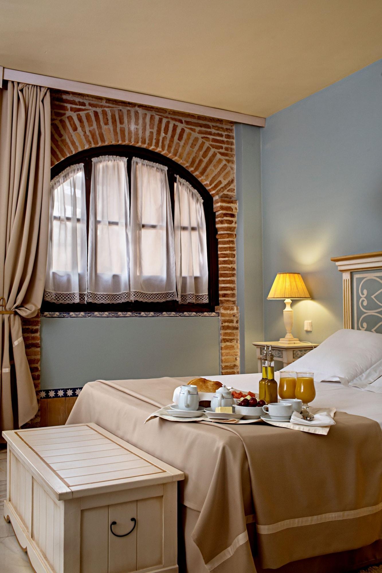Hotel Alcazar De La Reina Carmona  Extérieur photo