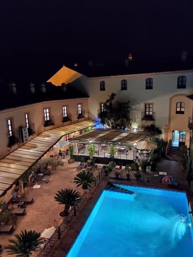 Hotel Alcazar De La Reina Carmona  Extérieur photo