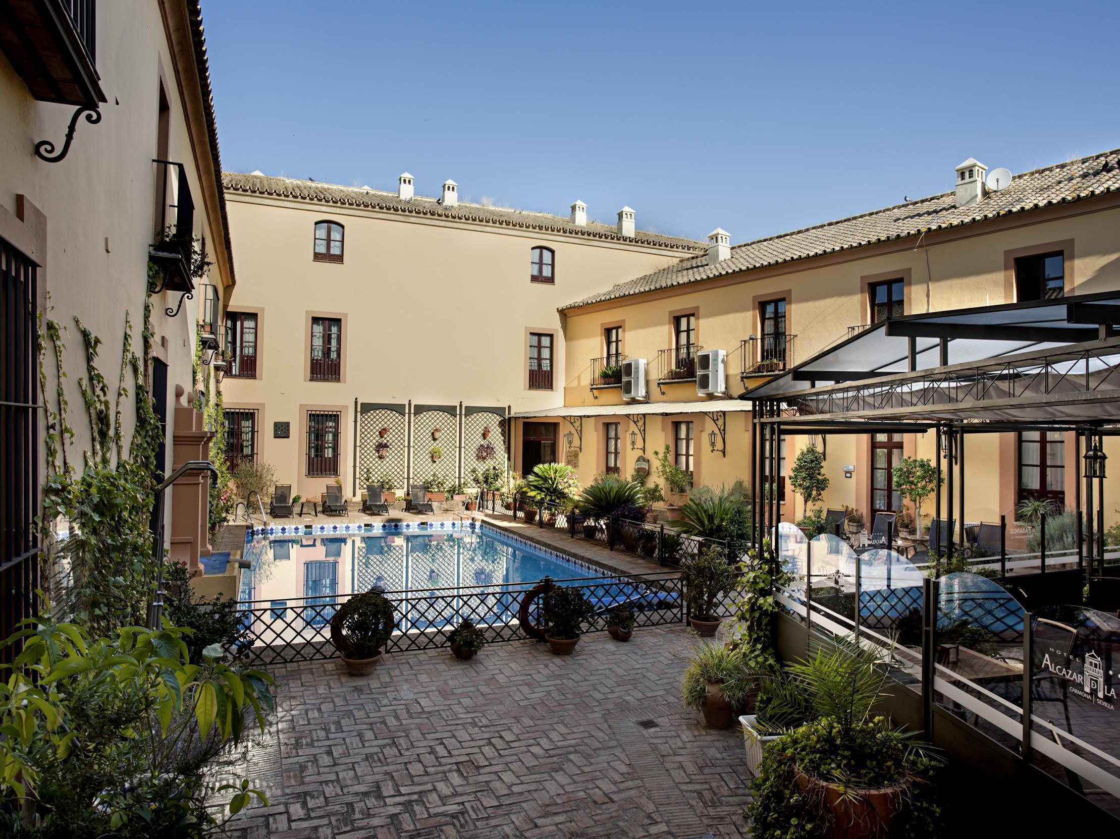 Hotel Alcazar De La Reina Carmona  Extérieur photo