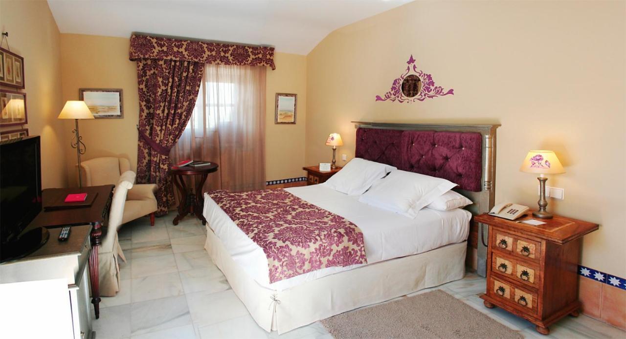 Hotel Alcazar De La Reina Carmona  Extérieur photo
