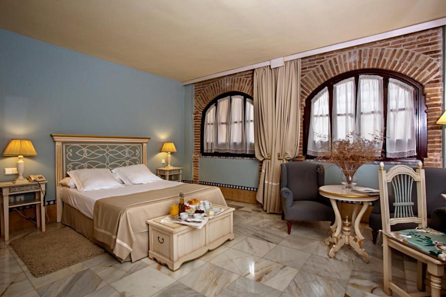 Hotel Alcazar De La Reina Carmona  Extérieur photo