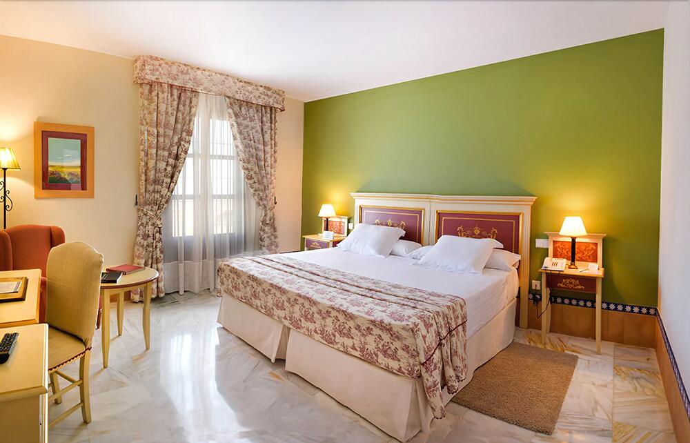 Hotel Alcazar De La Reina Carmona  Extérieur photo