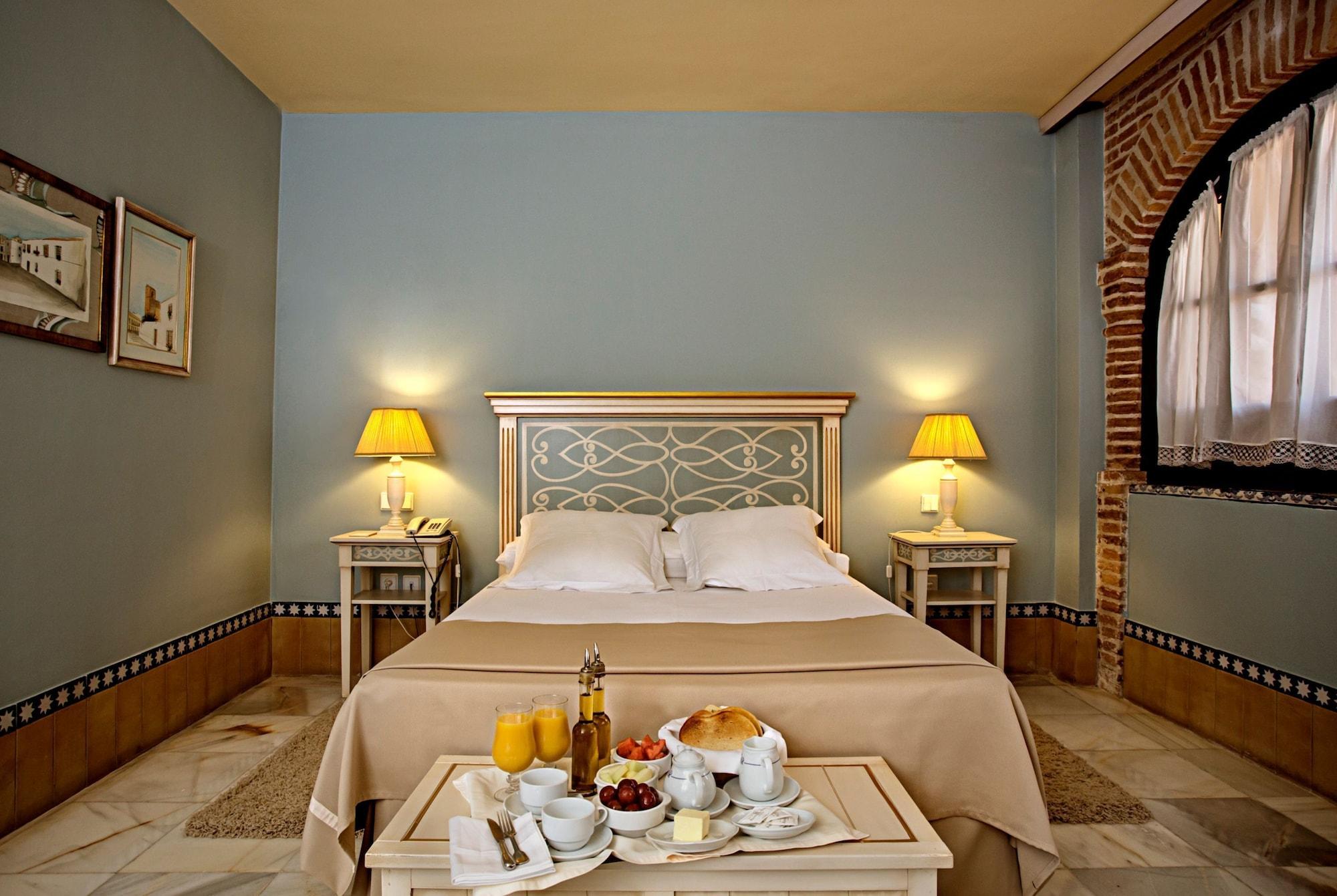 Hotel Alcazar De La Reina Carmona  Extérieur photo