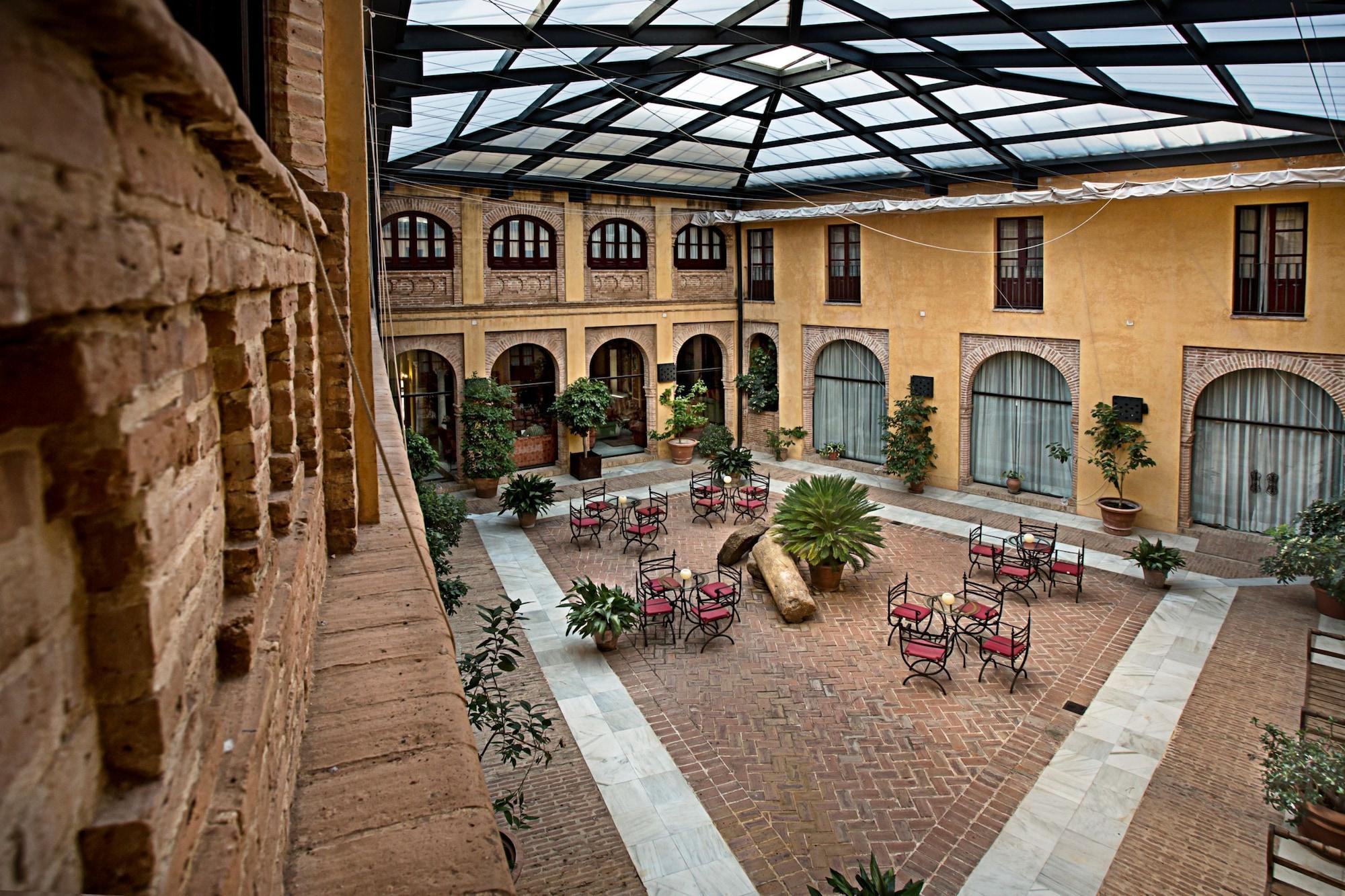 Hotel Alcazar De La Reina Carmona  Extérieur photo